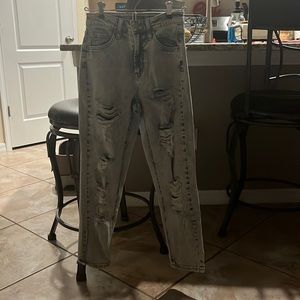 They have never been worn , but do not have a tag.